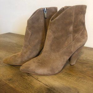 Vince Camuto Movinta Bootie Tan Suede Size 7